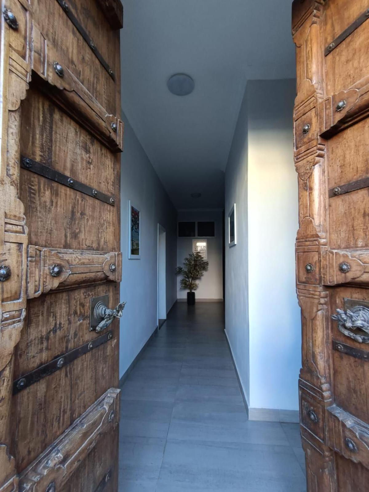 Newly Renovated Studio Apartment With Rooftop Pool, Few Steps To The Beach Flic-en-Flacq Екстериор снимка