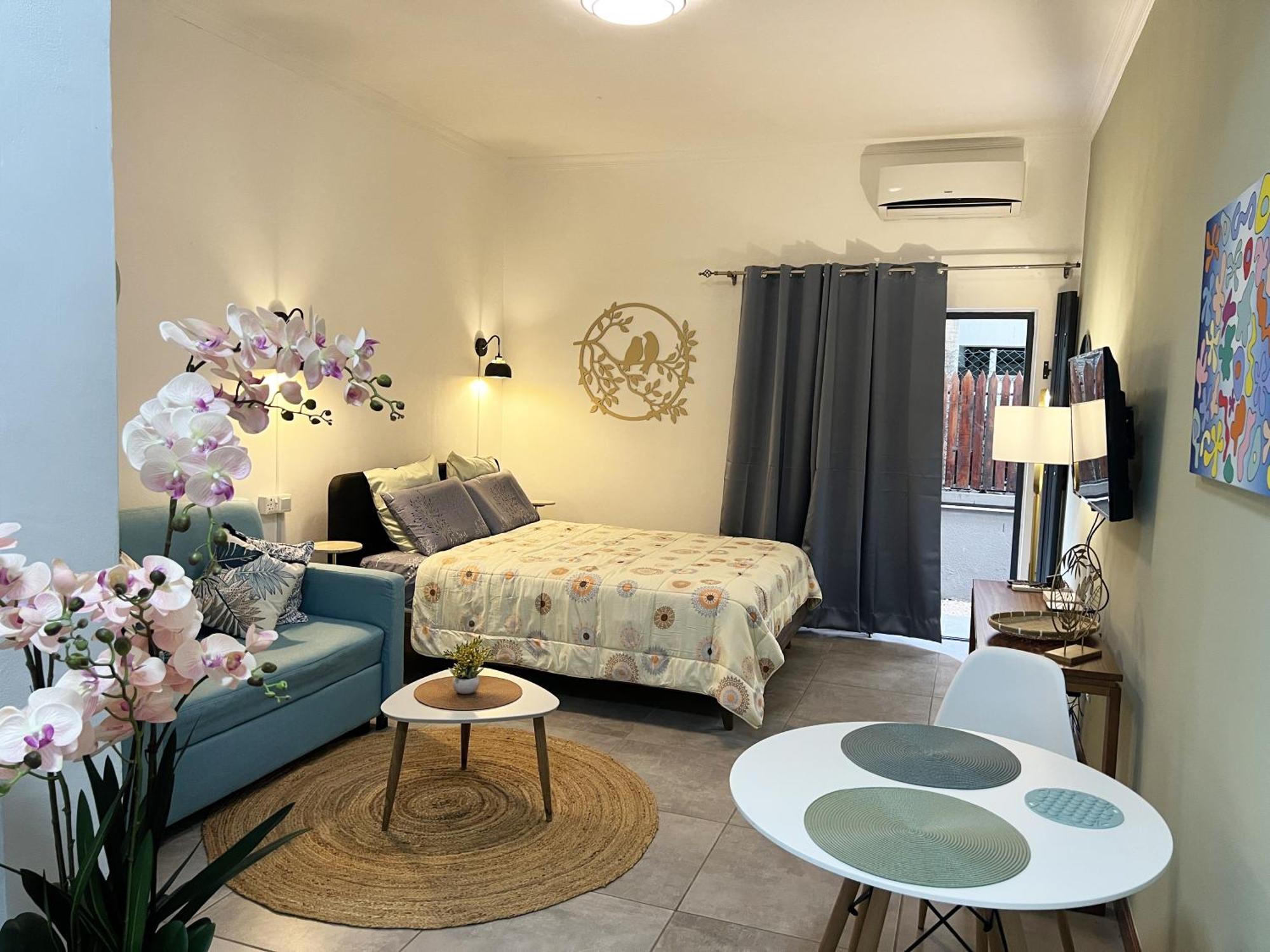 Newly Renovated Studio Apartment With Rooftop Pool, Few Steps To The Beach Flic-en-Flacq Екстериор снимка